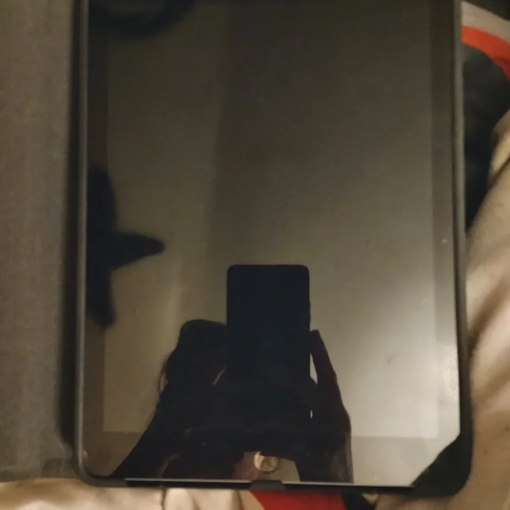 Apple iPad with rotating case bundled